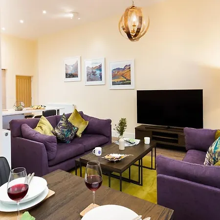 Larna Place Holiday home *